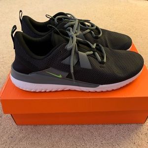 Nike men’s tennis shoes size 11